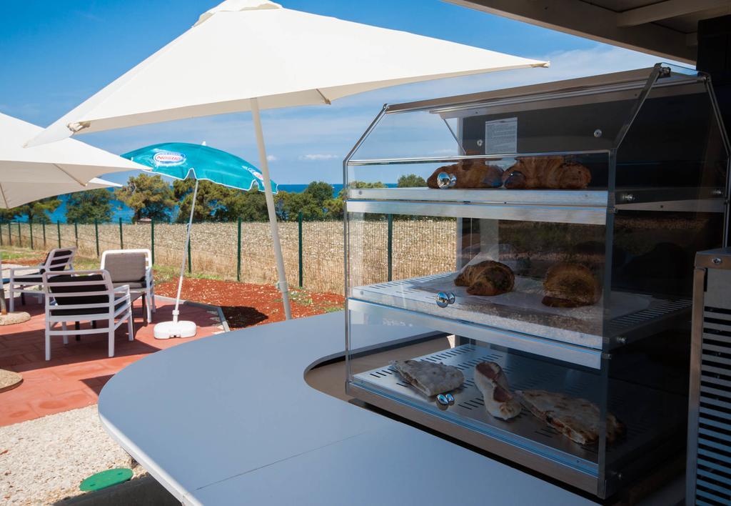 Camping Adria Mobile Homes In Camping Kastanija Novigrad Istria Exterior foto