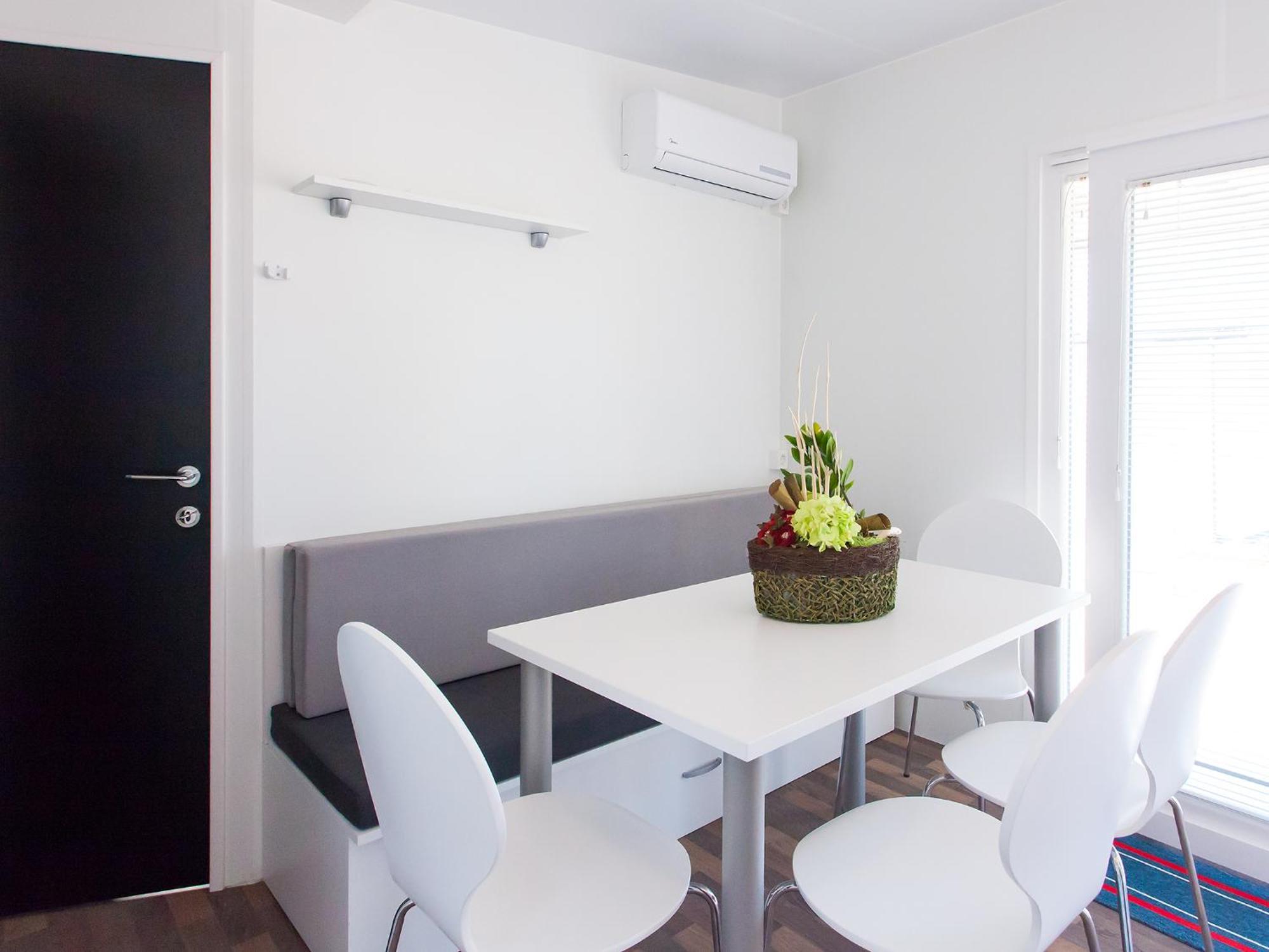 Camping Adria Mobile Homes In Camping Kastanija Novigrad Istria Exterior foto