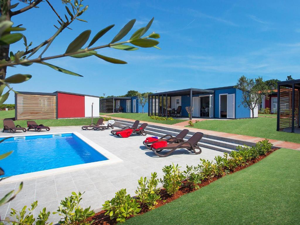 Camping Adria Mobile Homes In Camping Kastanija Novigrad Istria Exterior foto