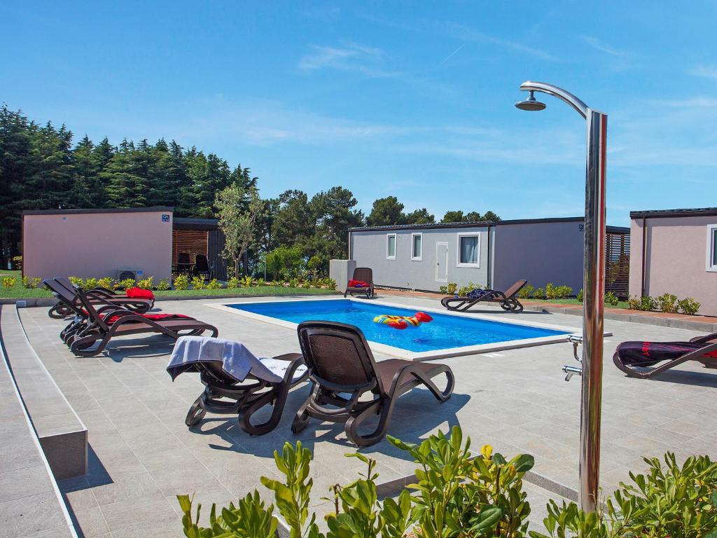 Camping Adria Mobile Homes In Camping Kastanija Novigrad Istria Exterior foto