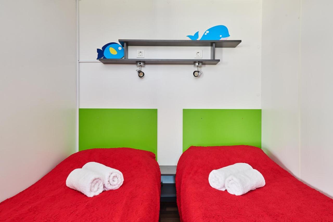 Camping Adria Mobile Homes In Camping Kastanija Novigrad Istria Exterior foto