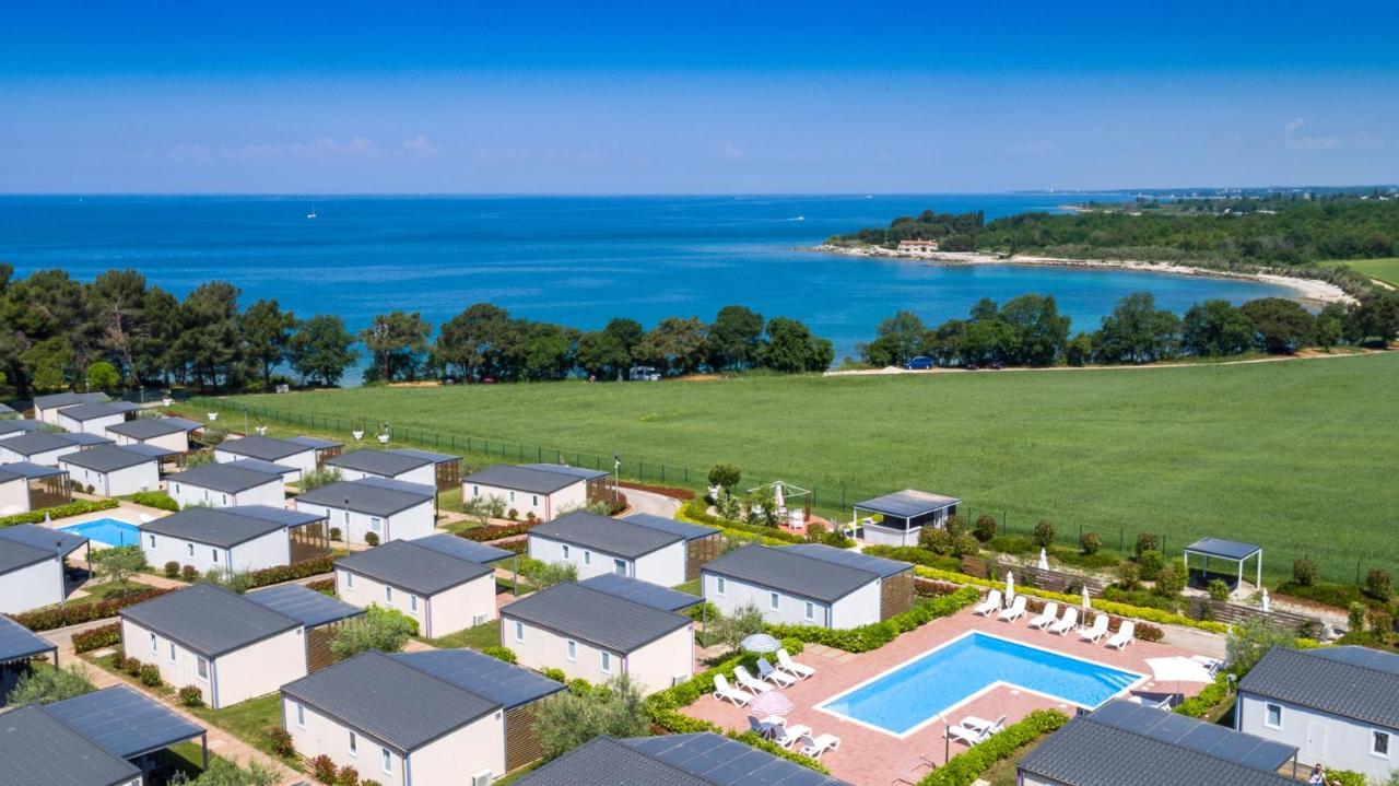Camping Adria Mobile Homes In Camping Kastanija Novigrad Istria Exterior foto