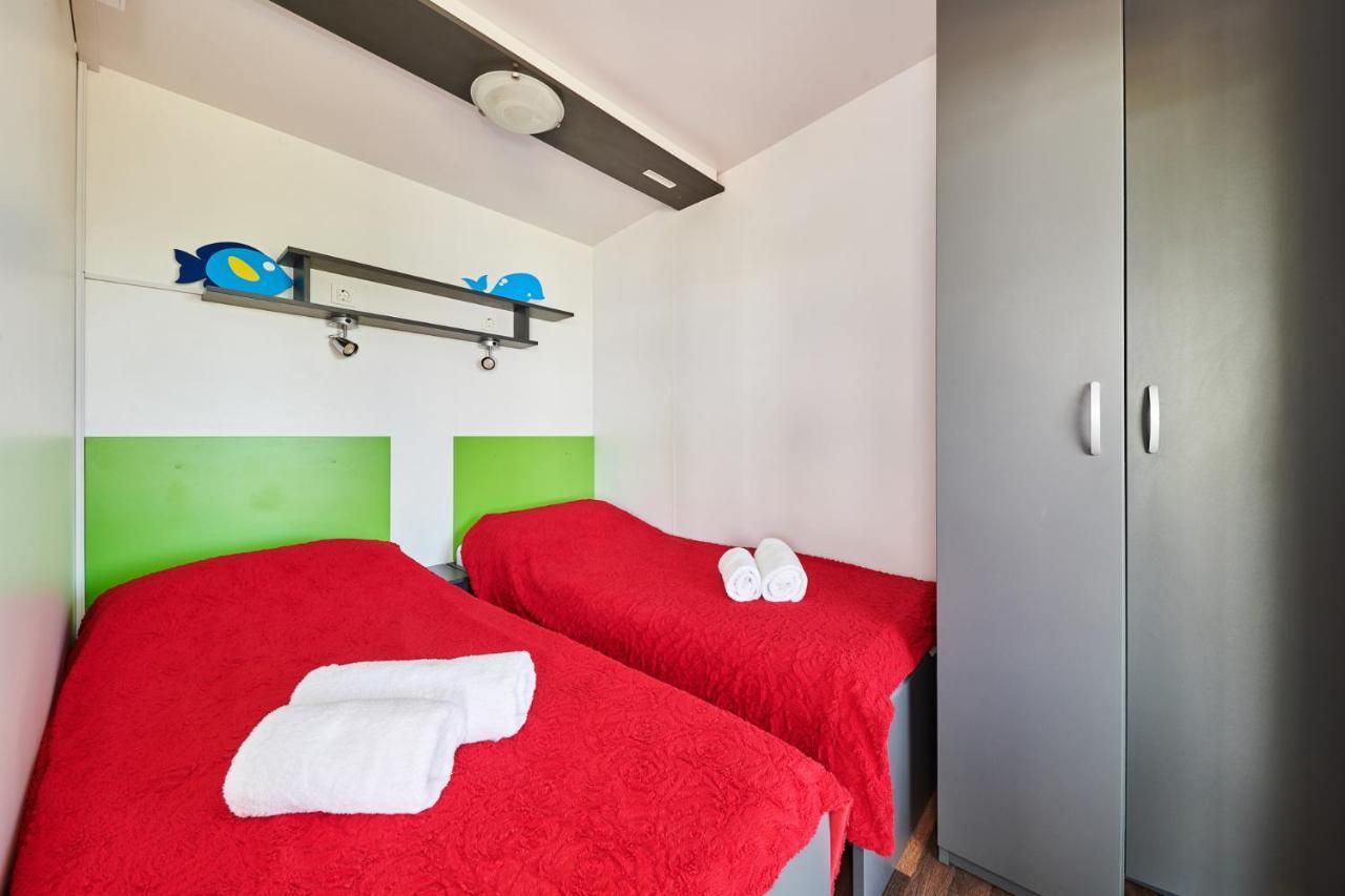 Camping Adria Mobile Homes In Camping Kastanija Novigrad Istria Exterior foto